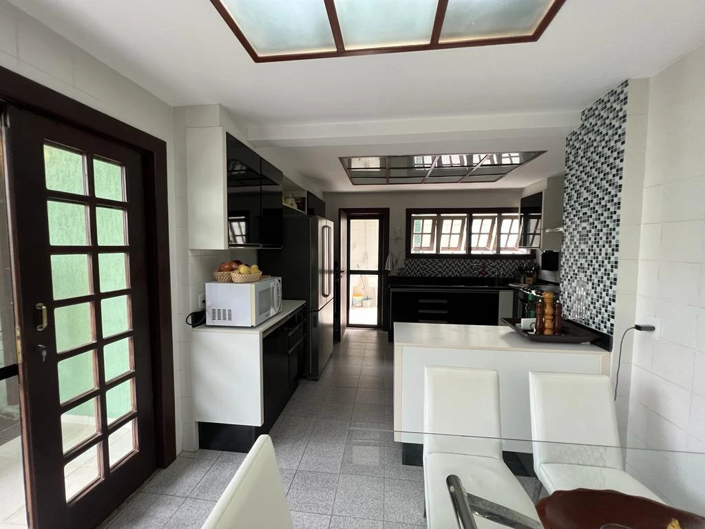 Furnished 505 m² house with 4 bedrooms and balcony grill — photo 33