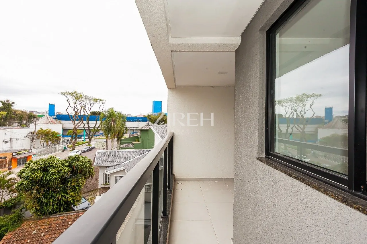 2-bedroom apartment with wood or laminate floors in Curitiba — photo 7
