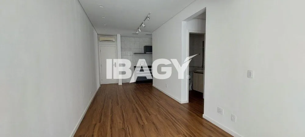 Apartamento de 2 dormitorios con cocina abierta y zona de lavado — photo 13