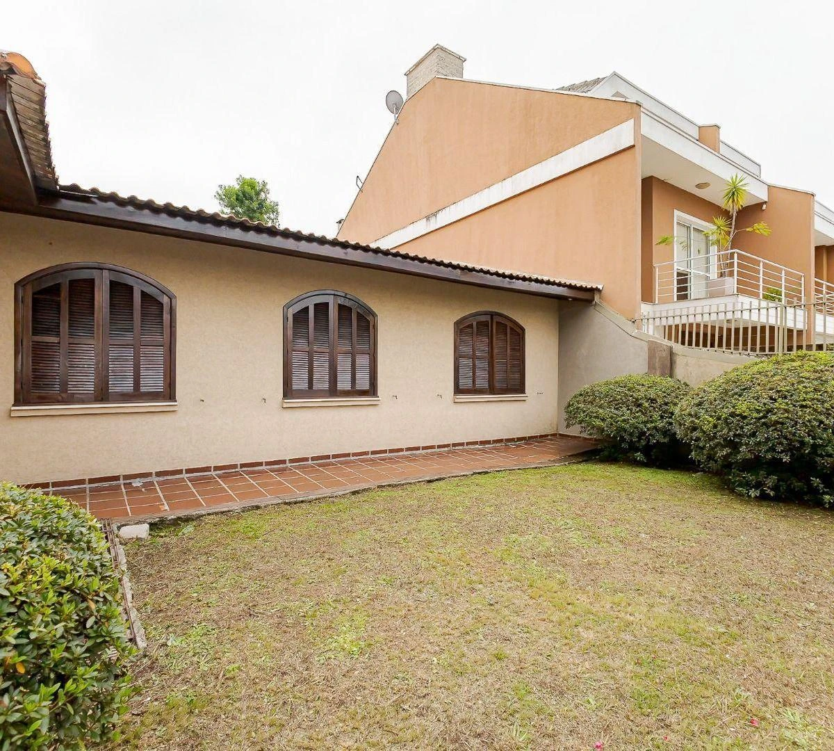 House with 4 bedrooms and 5 parking spaces — photo 28