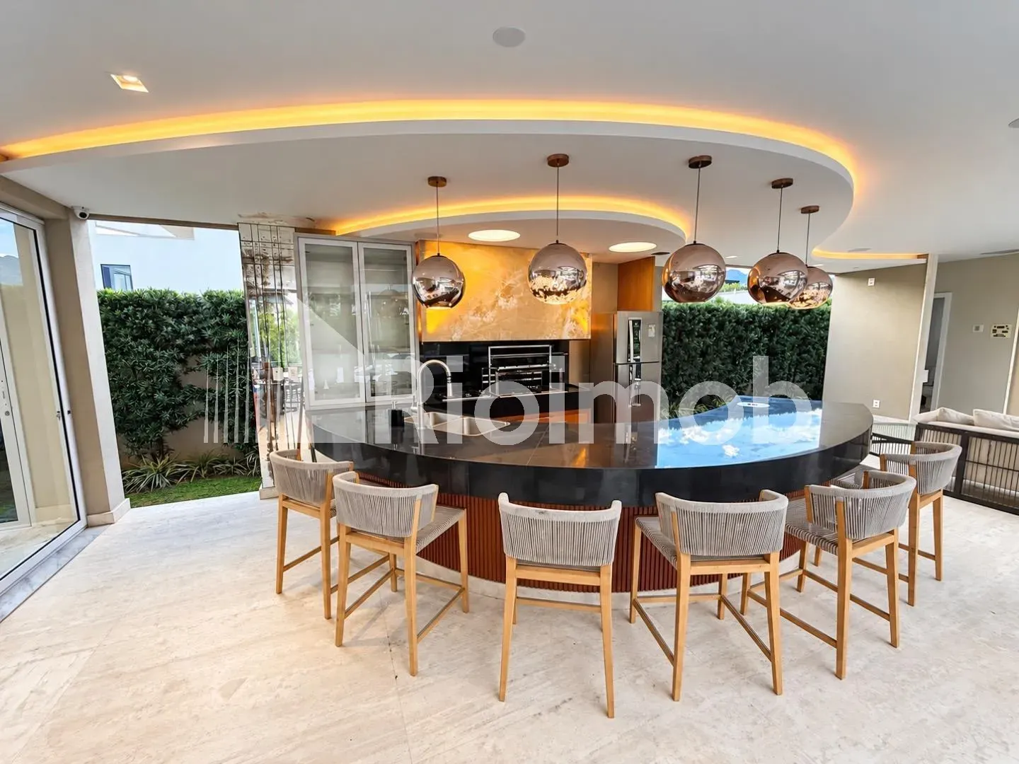 Ванна та 5 спалень: будинок 889 м² — photo 23