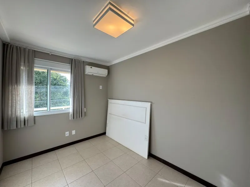 Furnished apartment, 124 m², with floor-to-ceiling windows — photo 6