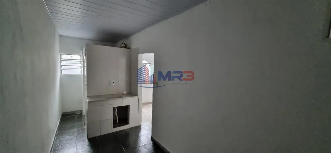 House with 1 bedroom and 1 bathroom, no parking — photo 2