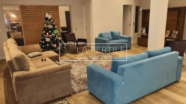 House with 3 bedrooms and floor-to-ceiling windows — photo 10