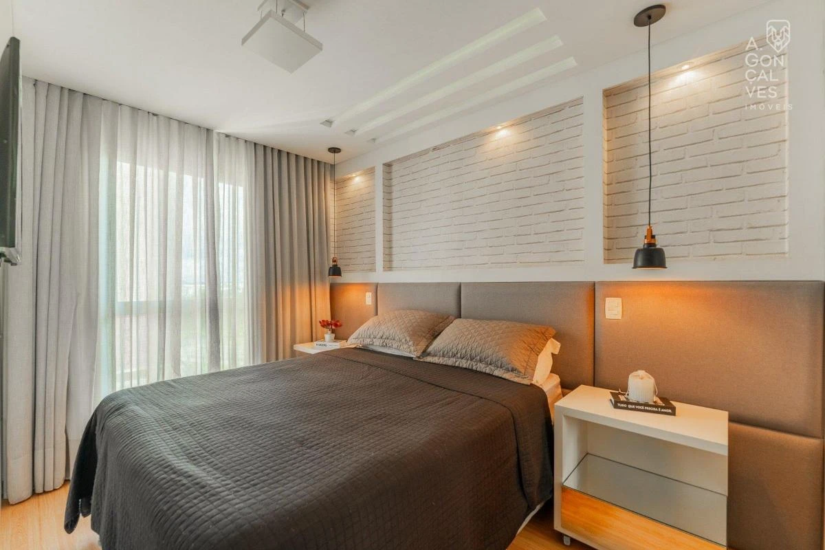Wood or laminate floors in a 2-bedroom apartment, 60 m² — photo 6