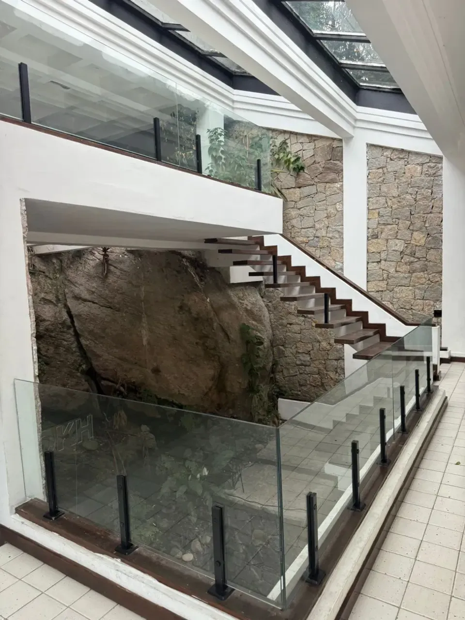 Будинок із 5 спальнями та панорамними вікнами — photo 11