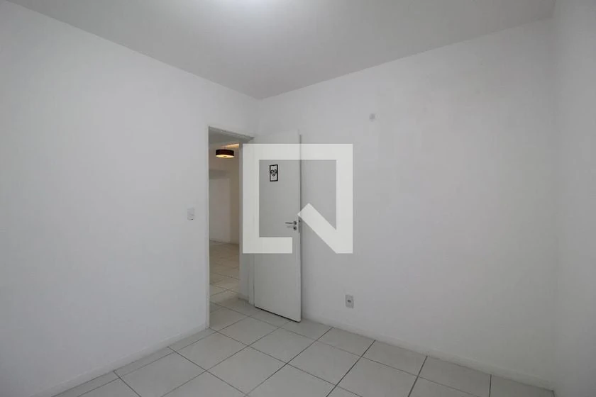 Glass-enclosed balcony in a 2-bedroom apartment, 62 m² — photo 27