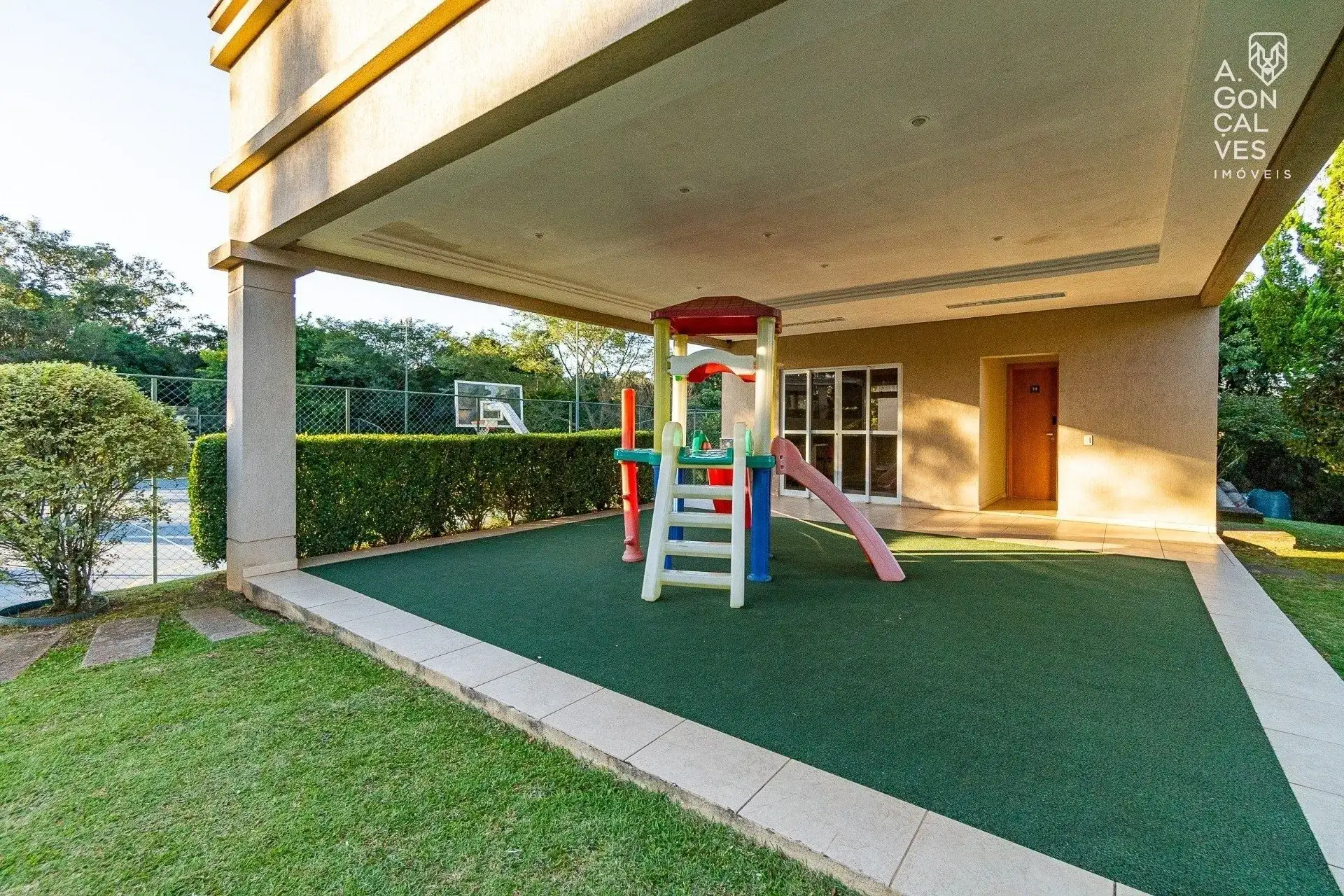 Furnished house with 5 bedrooms and 5 bathrooms — photo 54