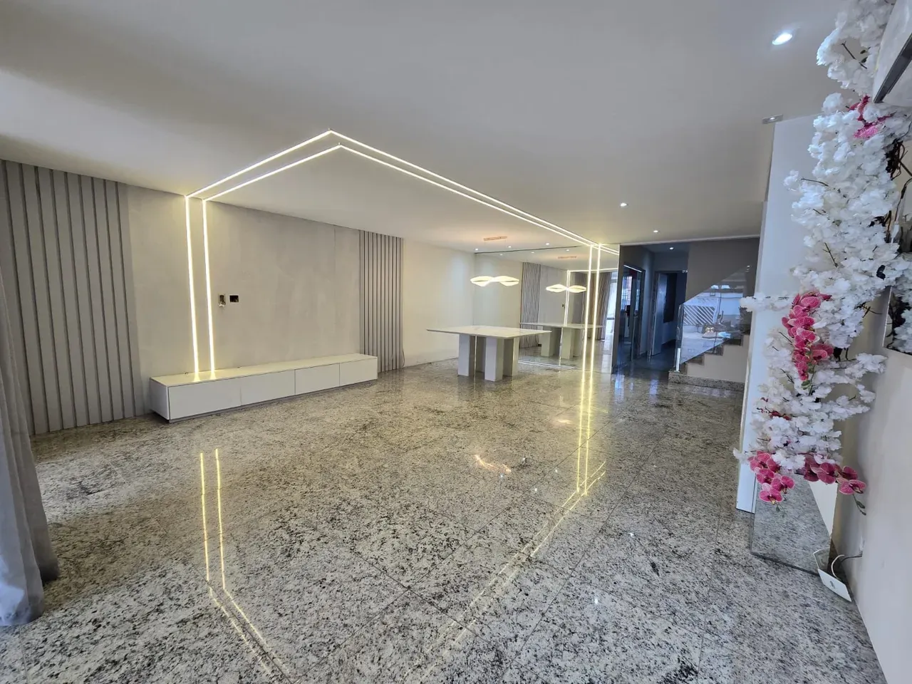 Casa para aluguel com 300 m², 5 quartos e cozinha a gás — photo 40