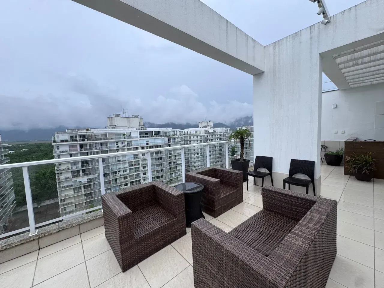 Furnished duplex penthouse with 3 en-suite bedrooms, 198 m² — photo 7