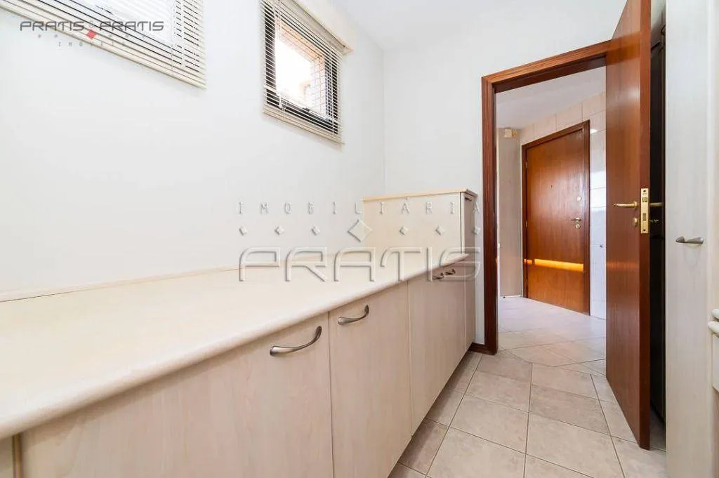 350 m² 3-bedroom apartment with a private BBQ balcony — photo 32