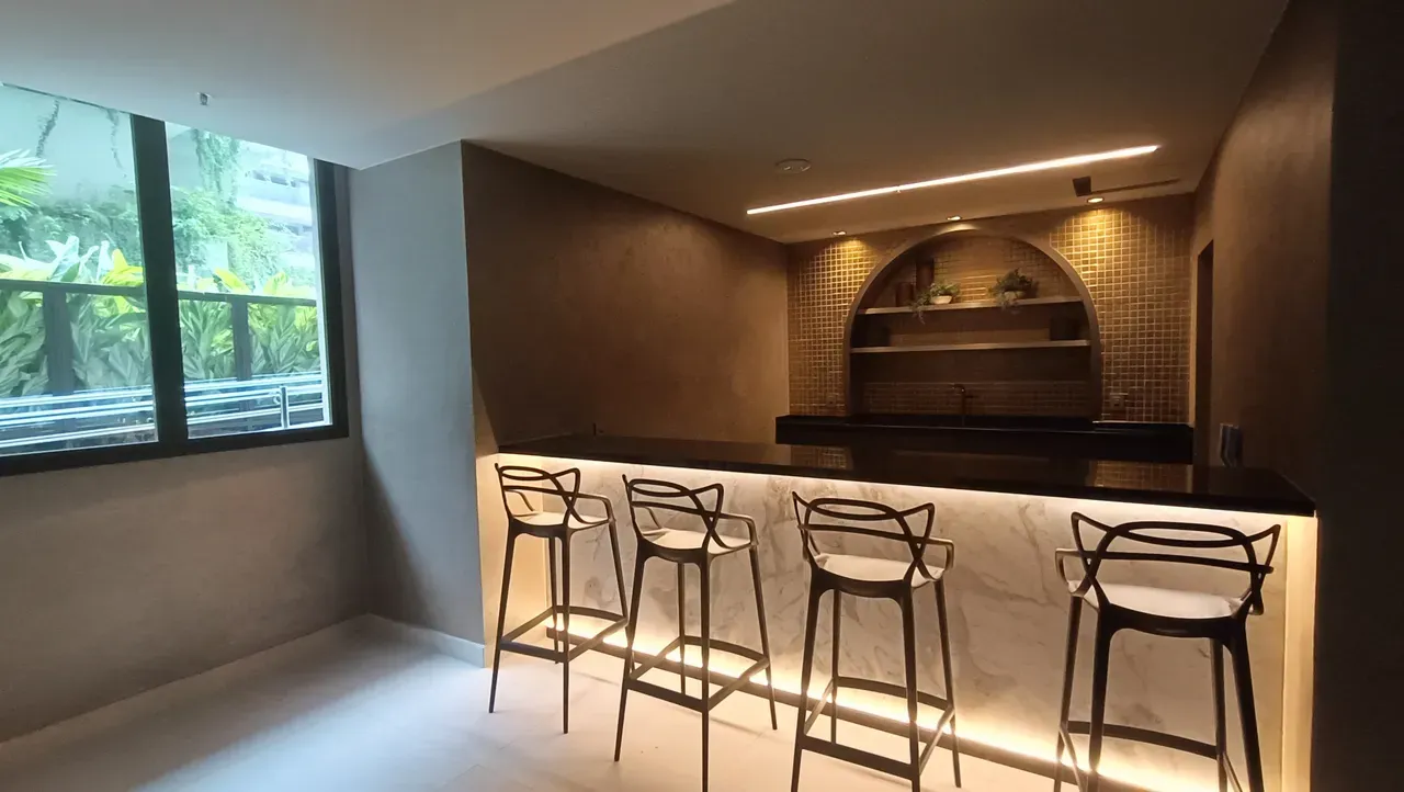 Квартира 73 м² с застеклённым балконом и видом на горы — photo 53