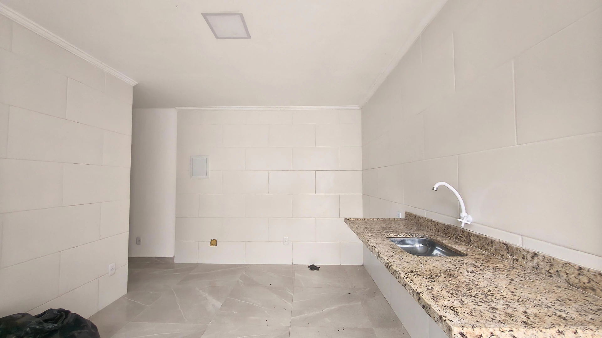 Unfurnished house with 3 bedrooms and 3 bathrooms — photo 36