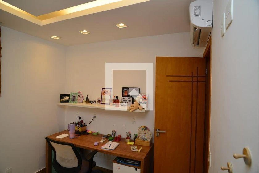 6-bedroom house with a bathtub — photo 19