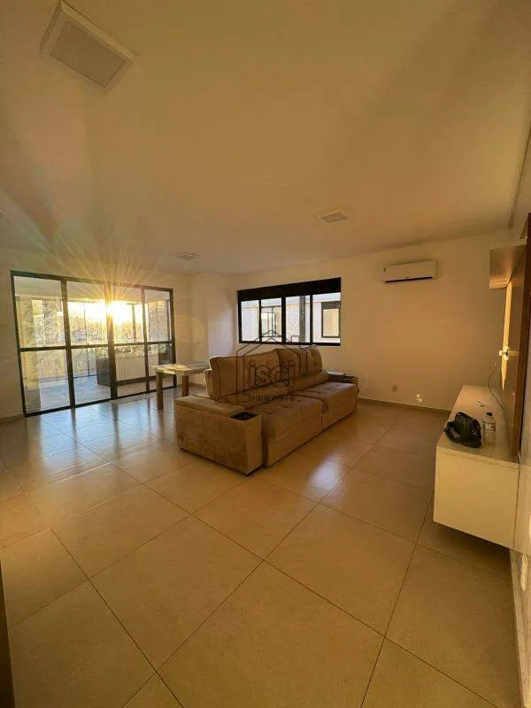 Furnished 144 m² apartment with 3 bedrooms and suite