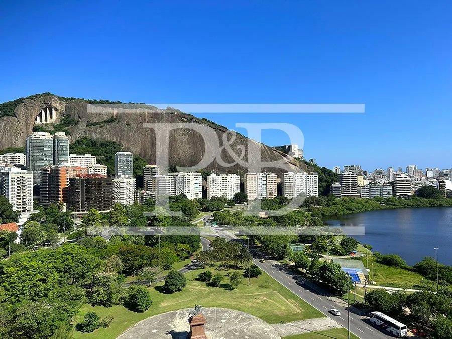 4-bedroom apartment with balcony and 319 m² — photo 5