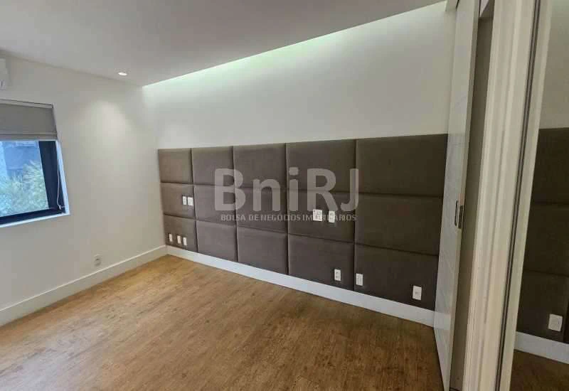 4-bedroom apartment 156 m² with 2 parking spots — photo 4