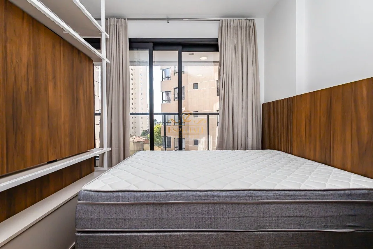 1-bedroom apartment with 35 m² and wood flooring — photo 13
