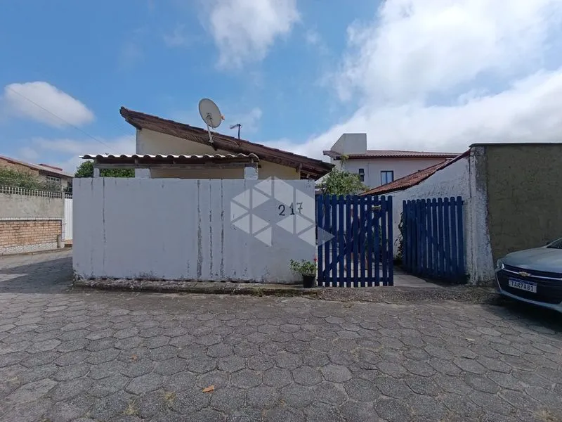 One-bedroom house with a garden — photo 19