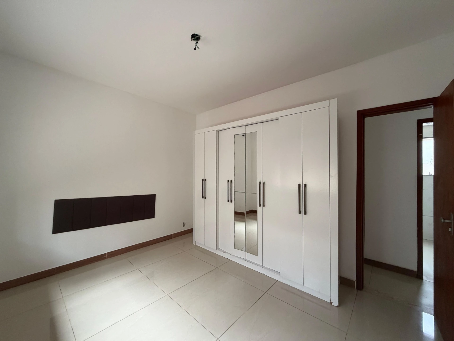 One-bedroom house with a washing machine — photo 5