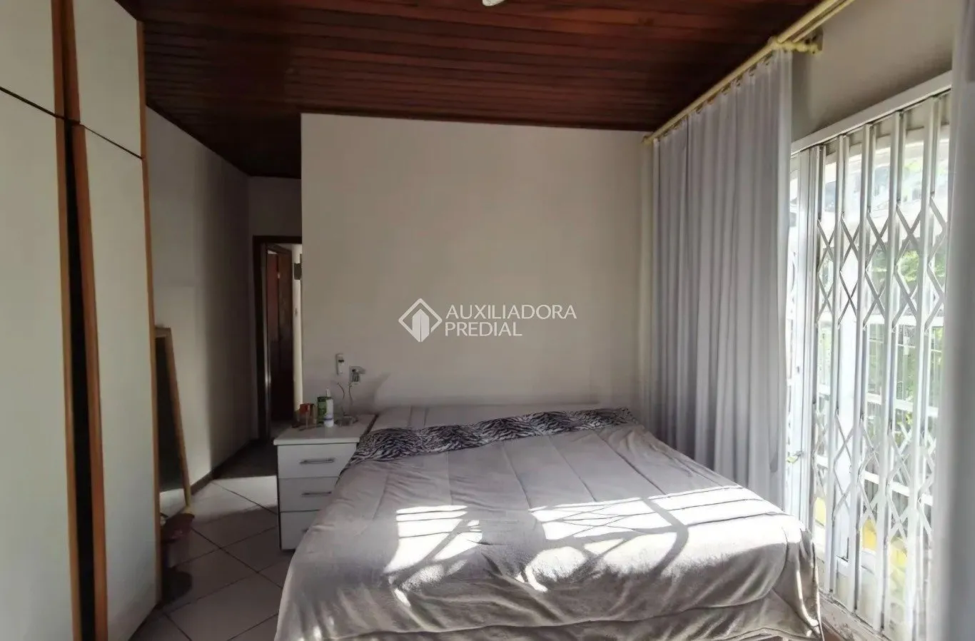 Casa con 5 dormitorios y cocina independiente con cocina a gas — photo 11