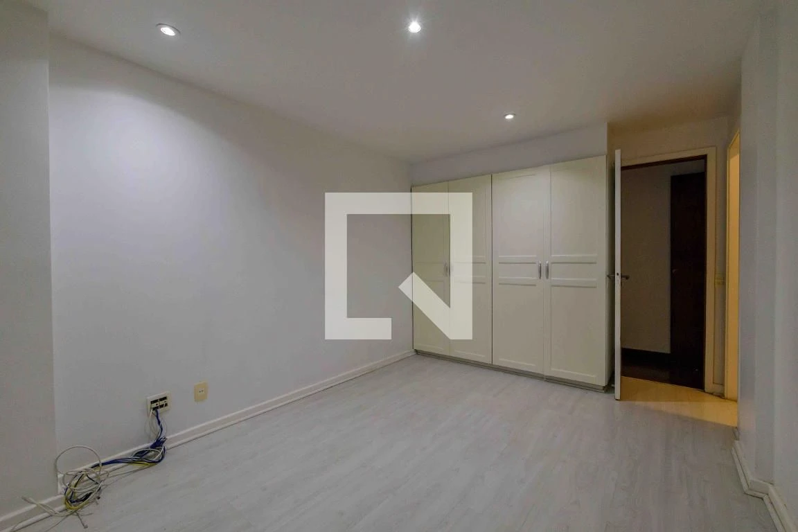 Ванна та 4 спальні: квартира 360 м² — photo 17
