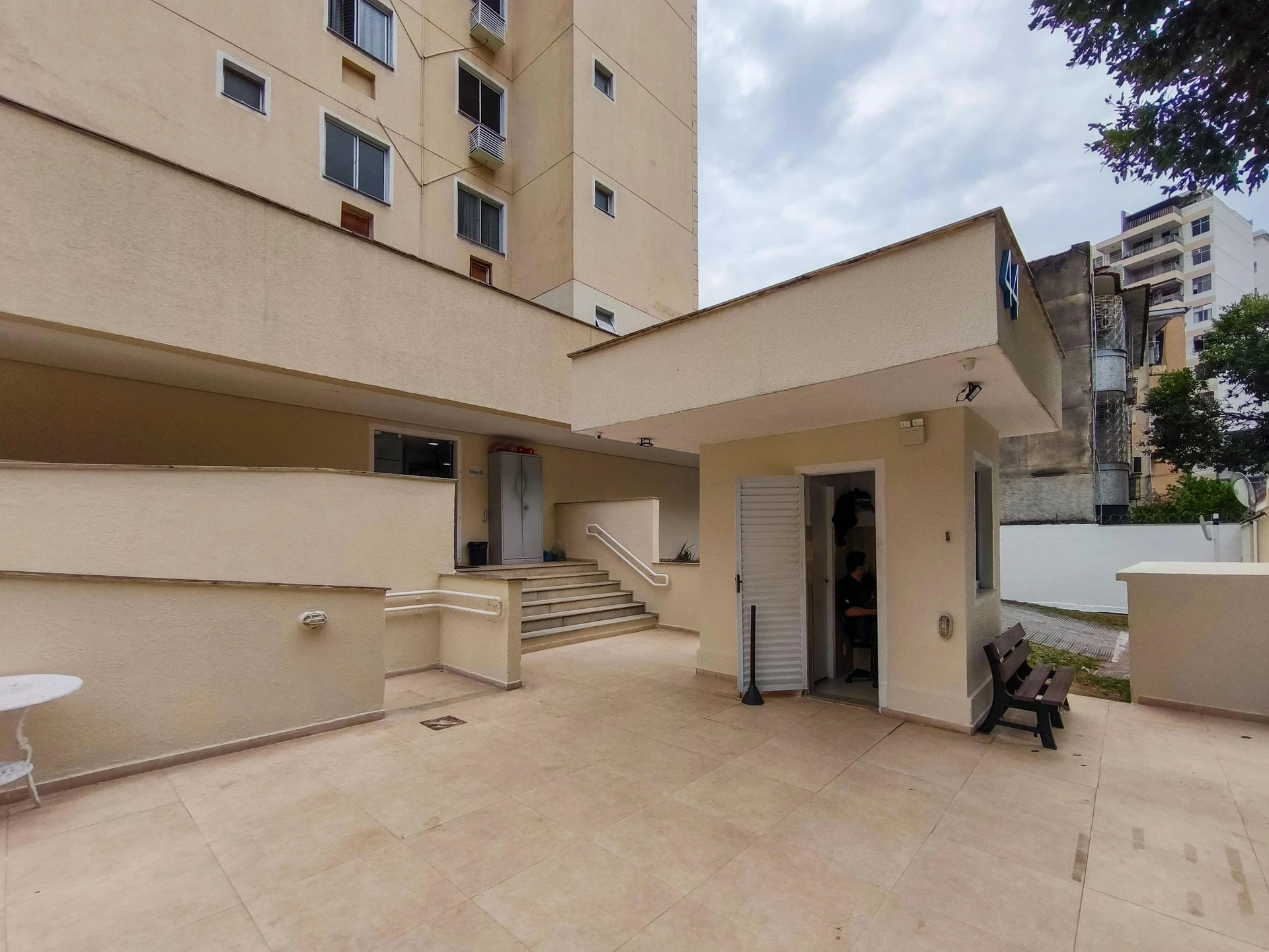 Apartamento de 2 quartos em condomínio com piscina — photo 52