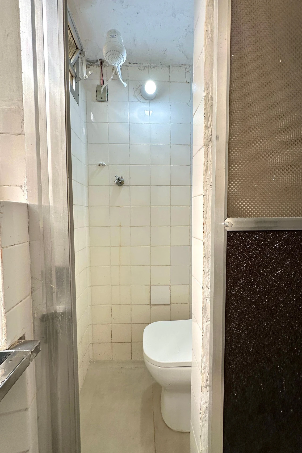 Furnished apartment with 3 bedrooms and a balcony — photo 33