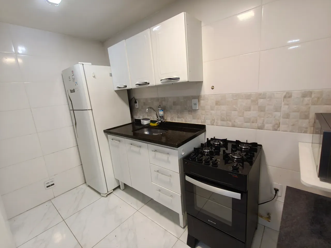 Furnished 2-bedroom apartment with open-plan kitchen — photo 8