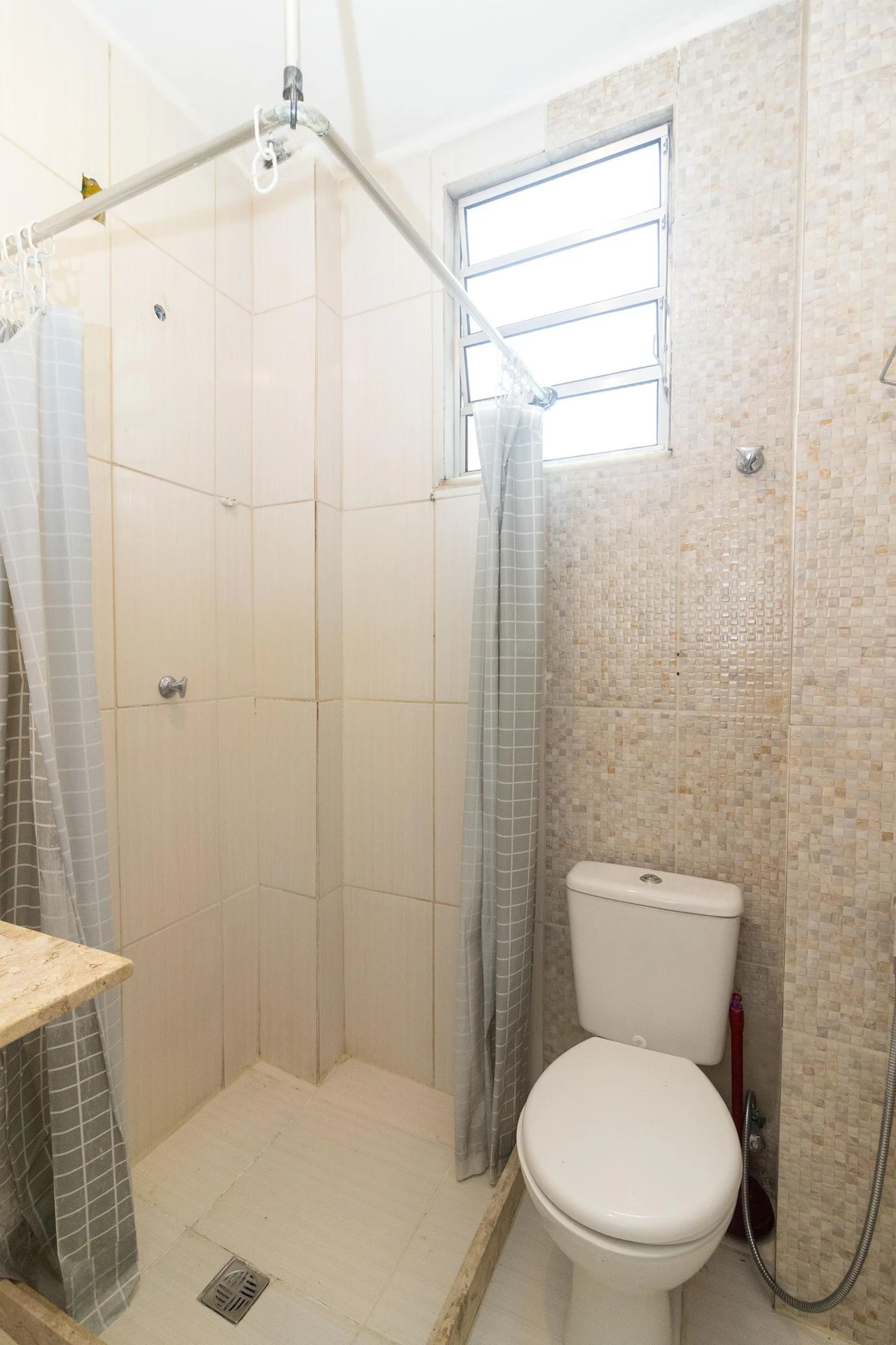 Unfurnished 2-bedroom apartment with 1 bathroom, no parking — photo 7
