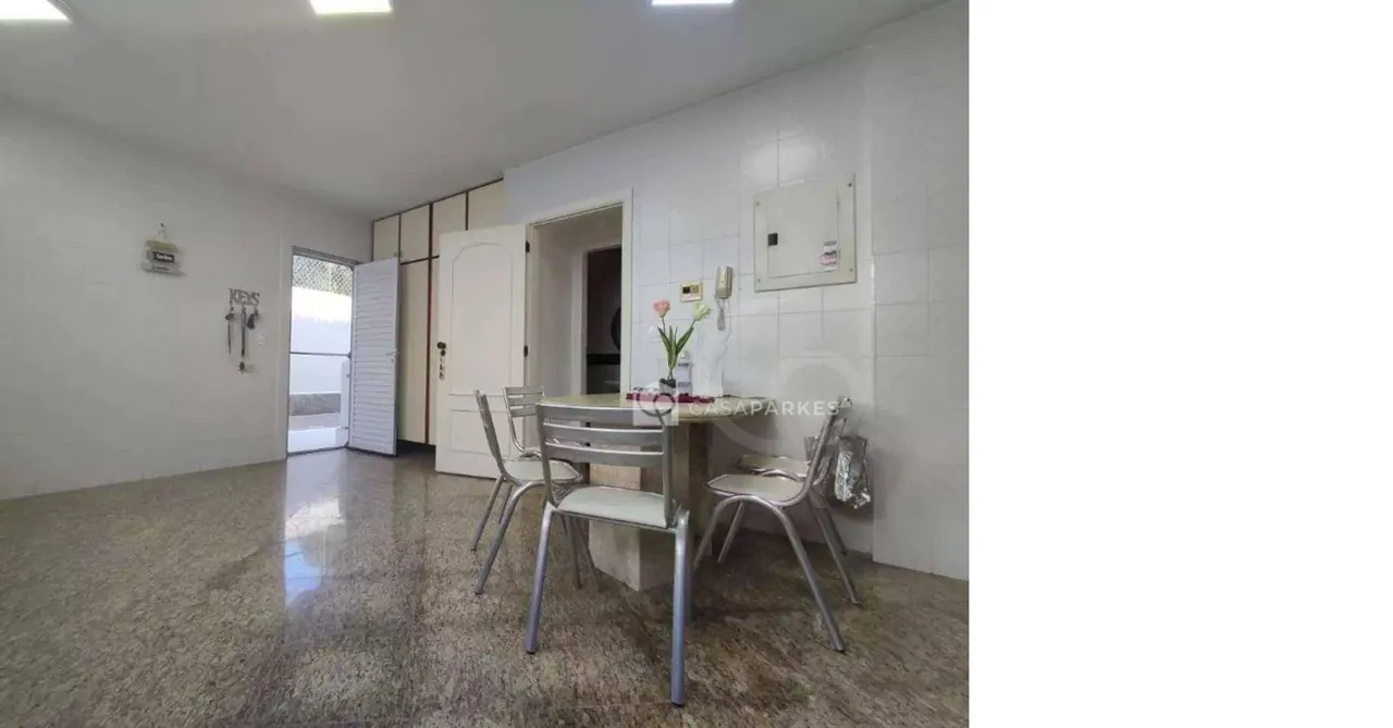 Casa mobiliada de 4 quartos e 5 banheiros com cozinha fechada — photo 15
