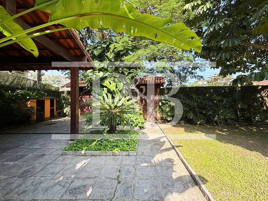 Casa com 4 dormitórios e varanda com churrasqueira — photo 7