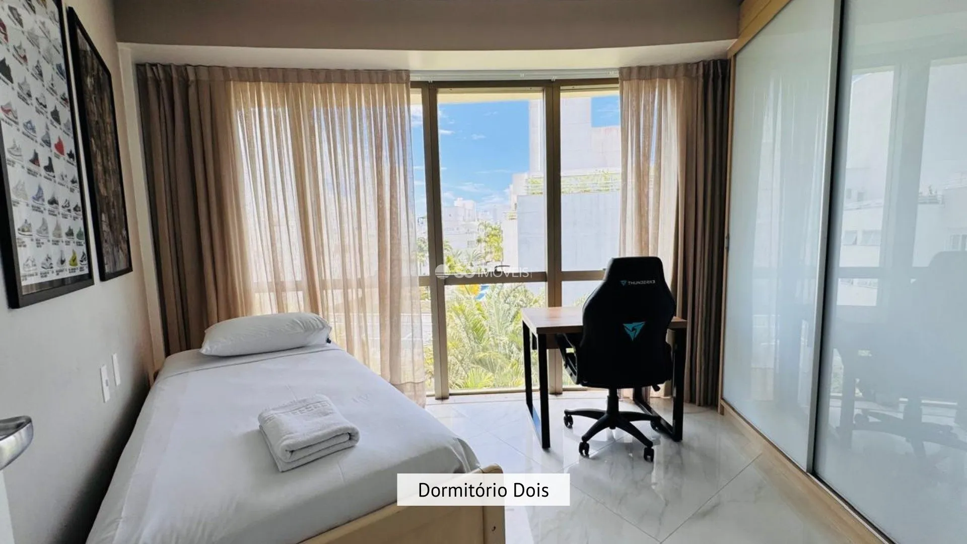 Furnished 2-bedroom apartment with balcony and 111 m² — photo 41