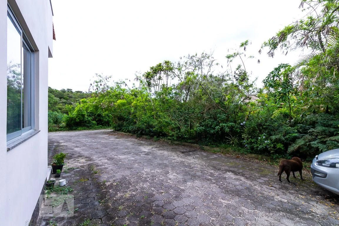 One-bedroom house with a garden in Florianópolis — photo 9