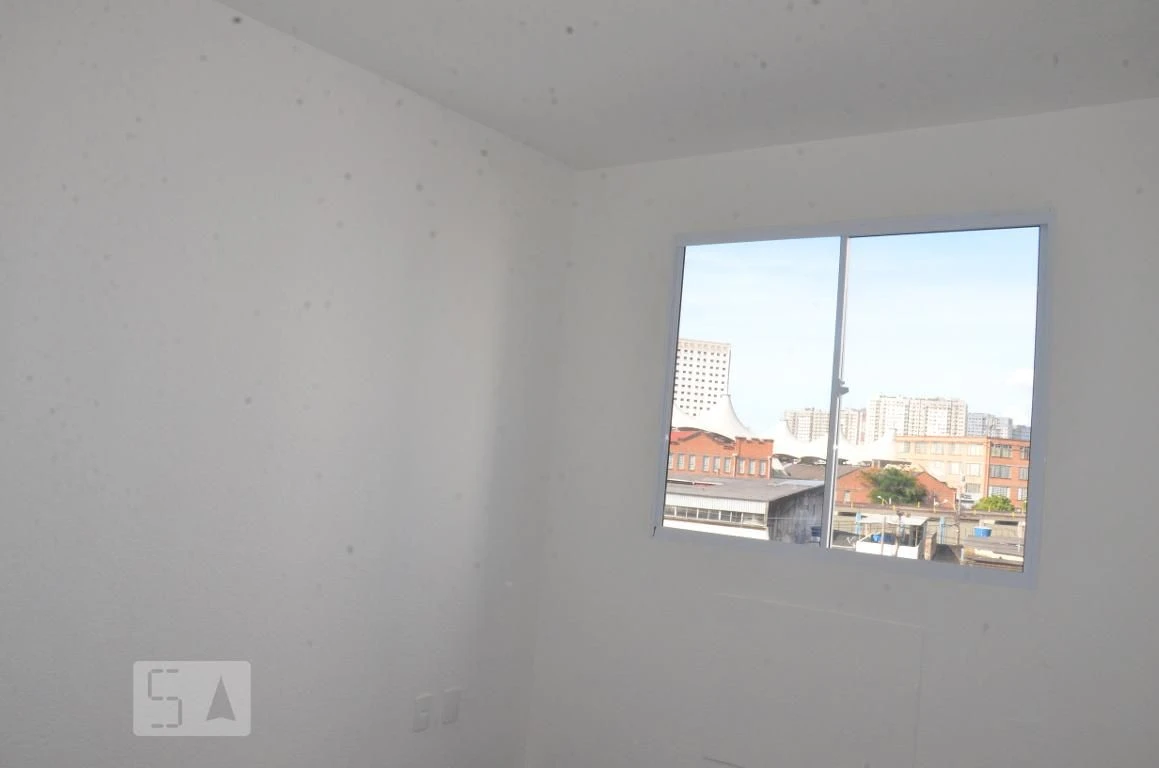 Balcony with a grill in a 2-bedroom apartment, 45 m² — photo 32