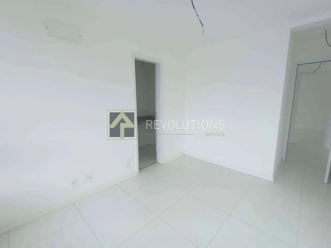 Casa sin amueblar con 4 dormitorios y balcón — photo 12