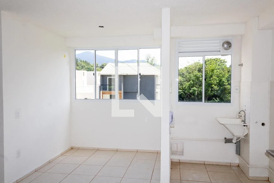 Unfurnished 2-bedroom apartment with an open-air pool — photo 27