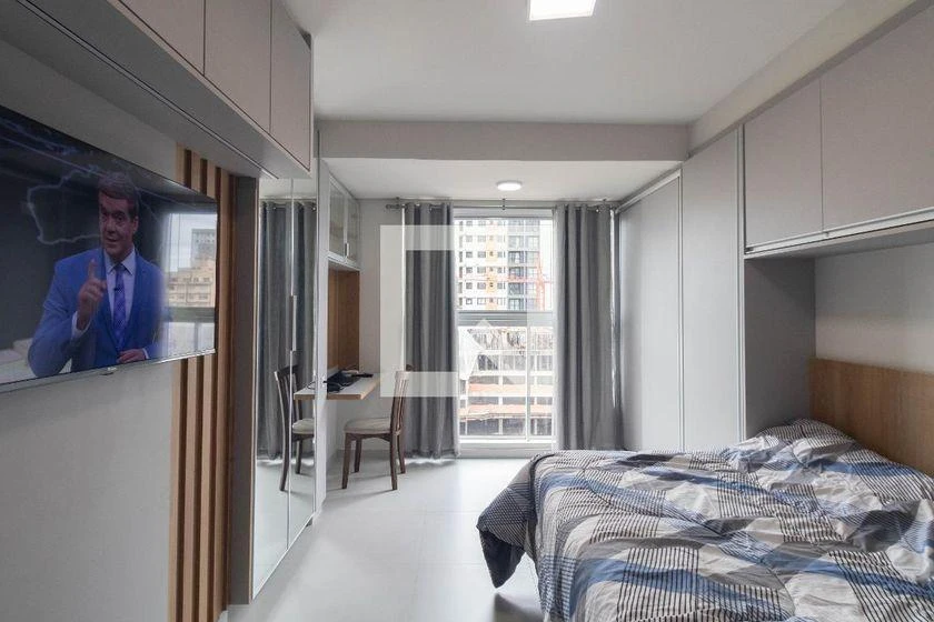 Furnished studio, 20 m², with a home office — photo 3