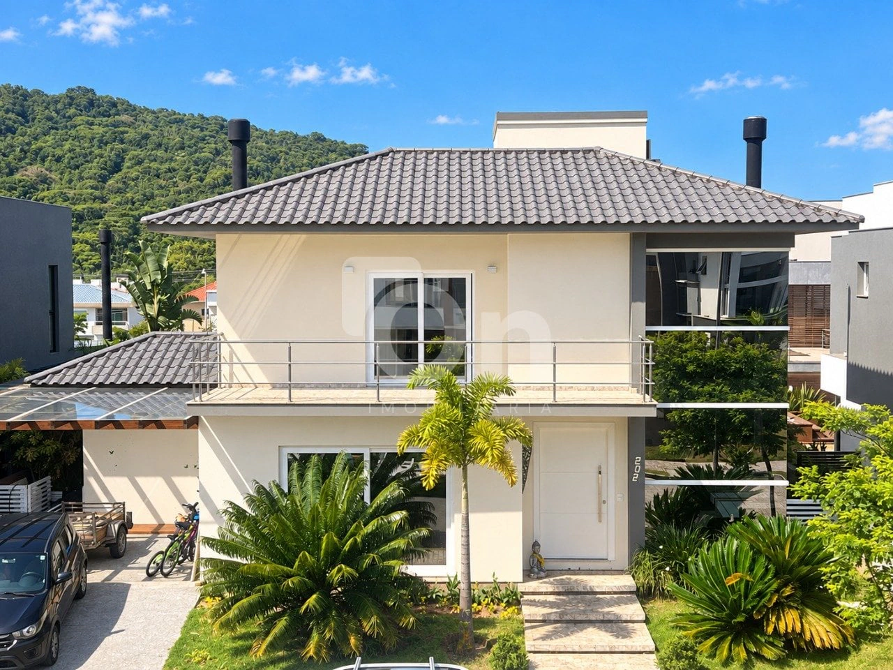 Furnished house, 360 m², with a mountain view
