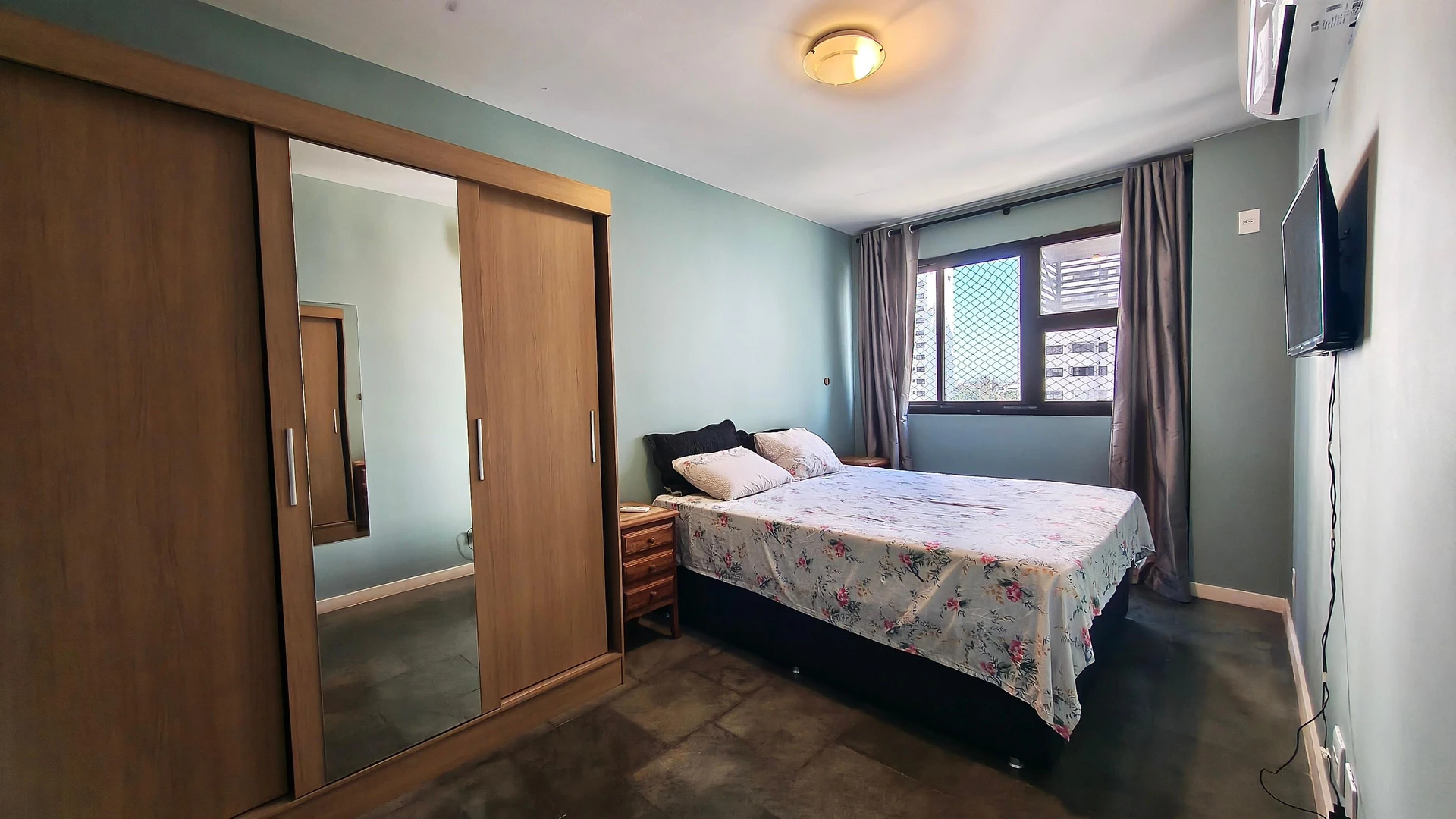 Apartamento mobiliado com 2 quartos e varanda — photo 3