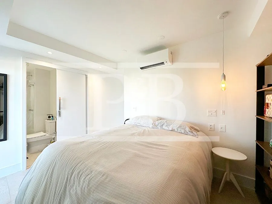 Furnished 2-bedroom apartment with enclosed balcony — photo 12