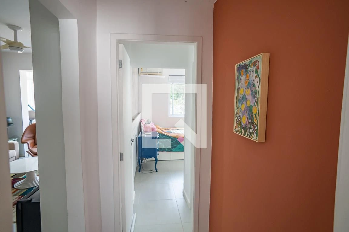 Furnished 2-bedroom apartment with en-suite bathrooms and open kitchen — photo 45