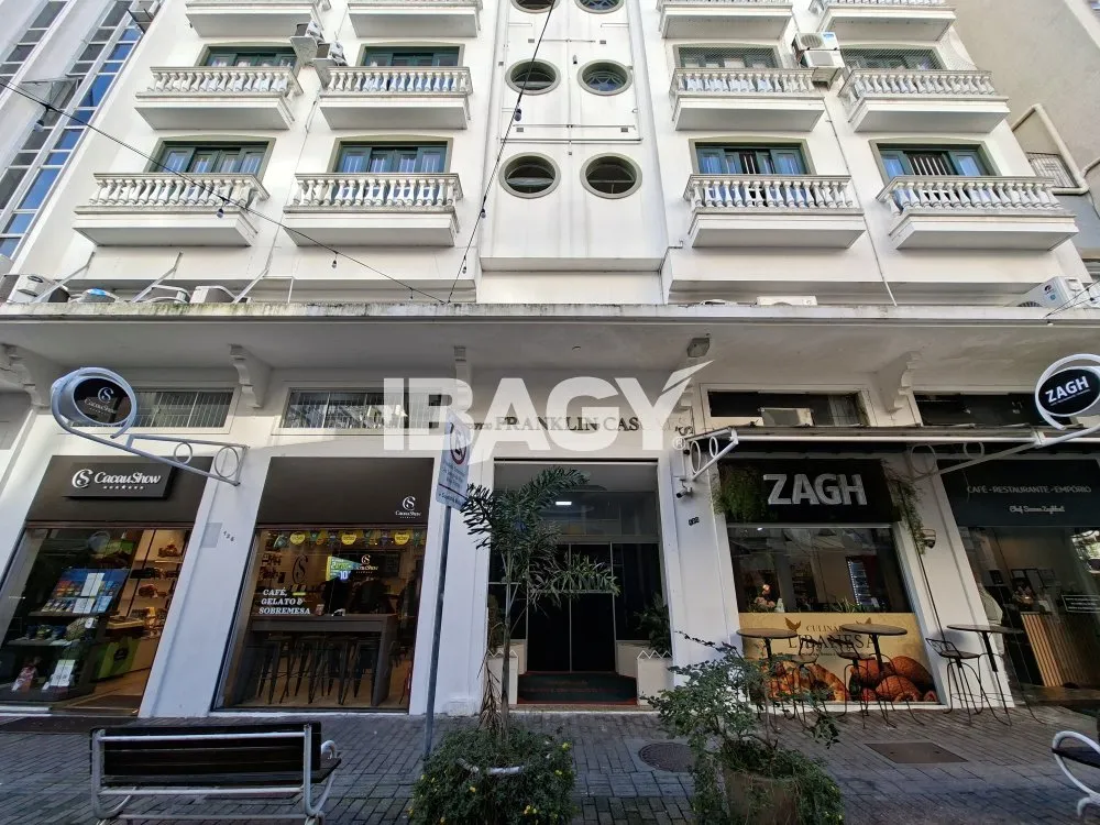 Apartamento de 1 dormitório com fogão a gás na cozinha — photo 11