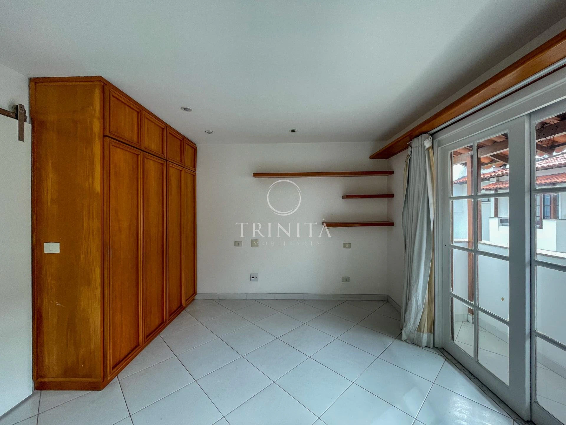 House for rent with 4 bedrooms and 5 bathrooms — photo 24