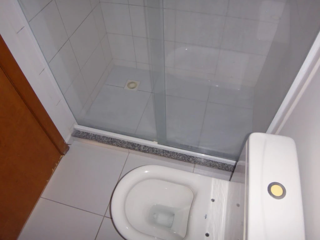 2-bedroom apartment with wood or laminate floors in Curitiba — photo 17