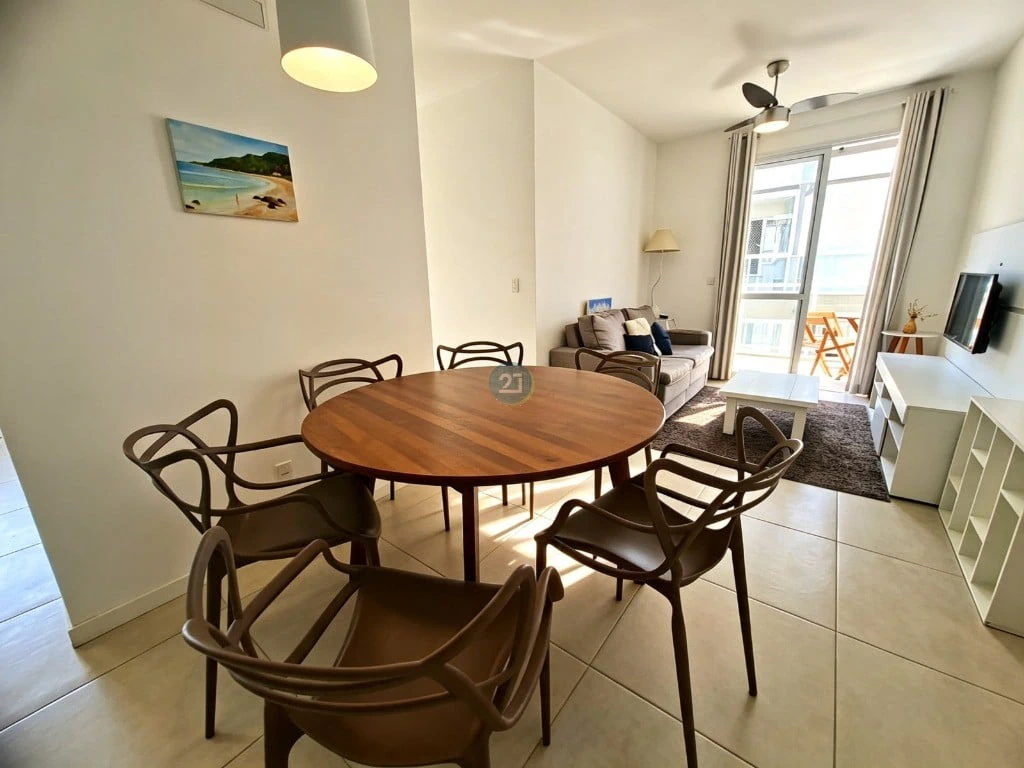 Меблированная квартира с 3 спальнями и 2 местами 105 м²