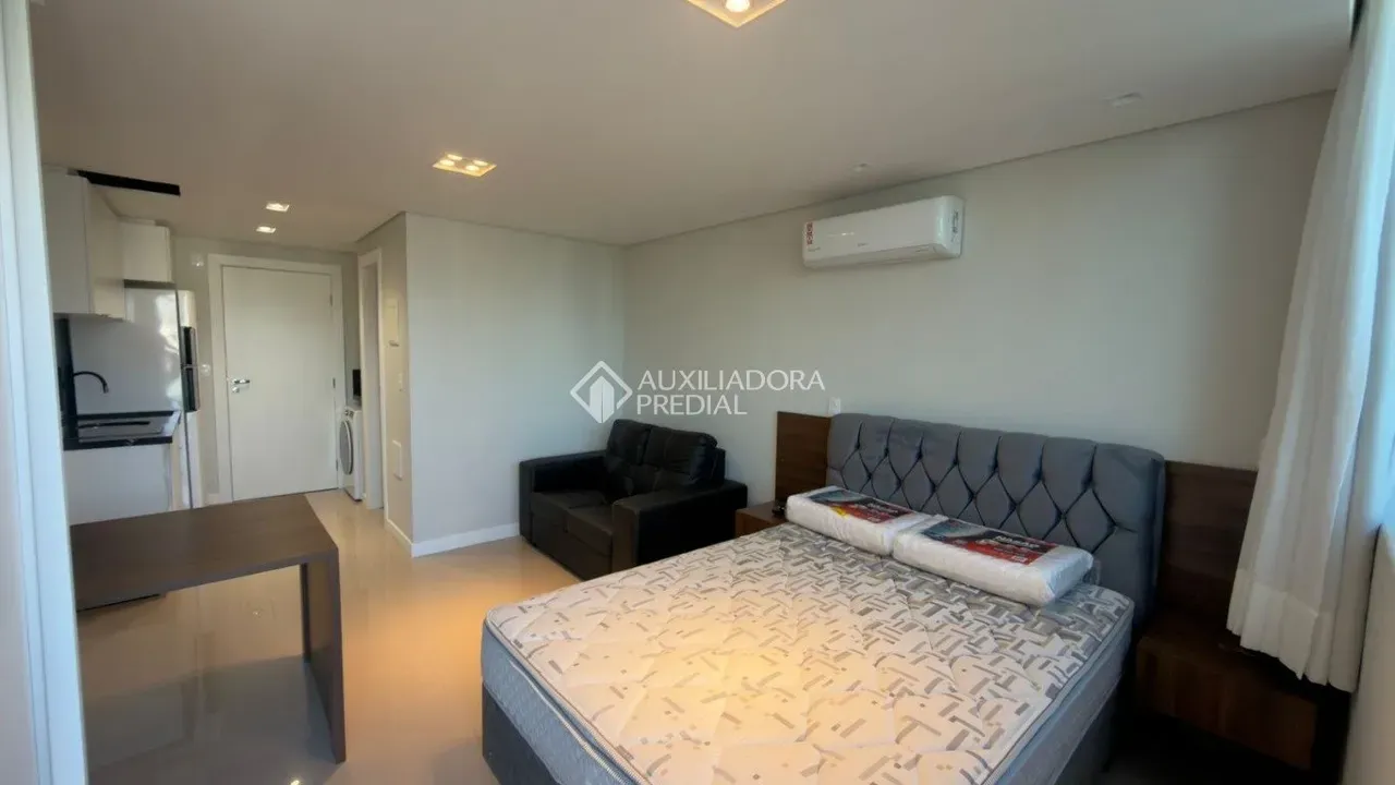 Apartamento mobiliado de 1 quarto com varanda e 36 m²