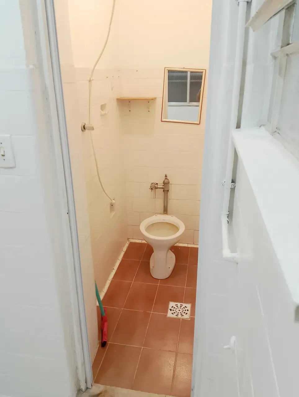 Bathtub in a 2-bedroom apartment, 70 m² — photo 4