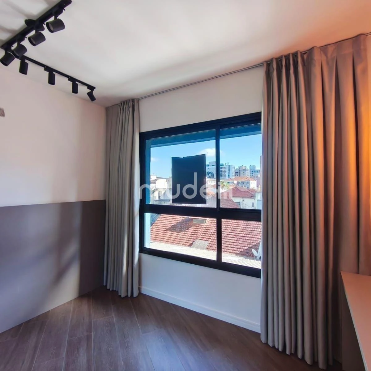 1-bedroom studio with no parking, 32 m² and 1 bath — photo 2