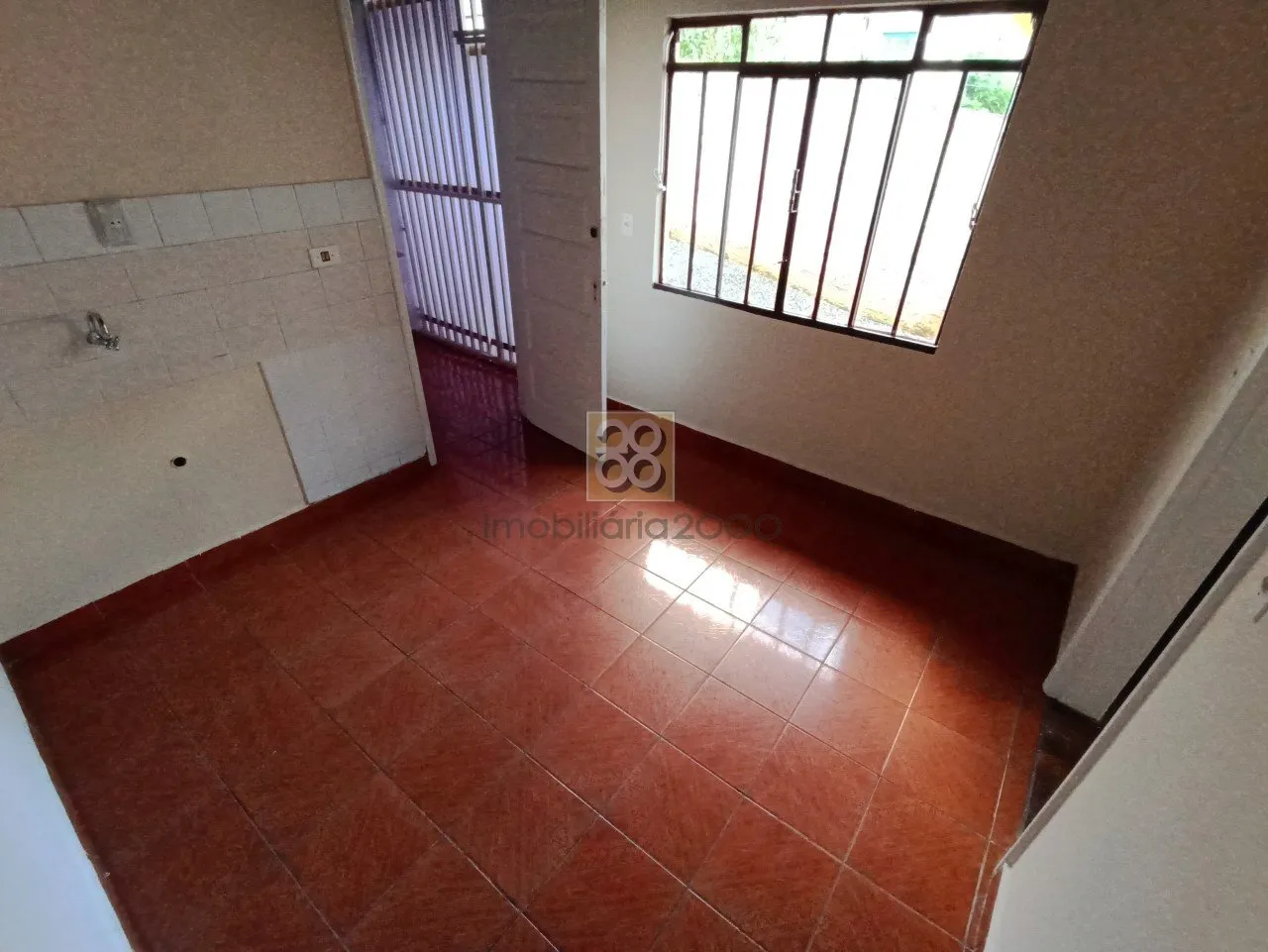 House, 40 m², with wood or laminate floors — photo 4